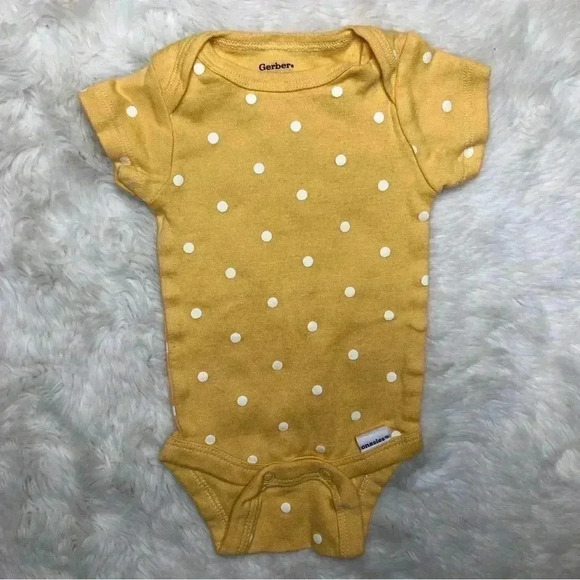 Gerber Onesie Diaper Shirt Yellow / White Polka Dots  Size Newborn - Picture 1 of 16